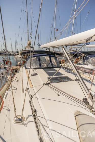 Sun Odyssey 519 - Yacht Charter Sailica