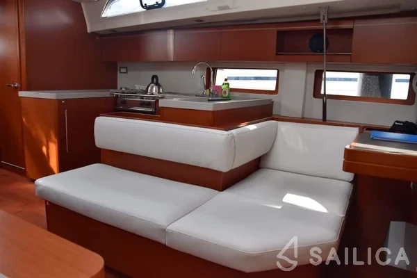 Oceanis 51.1 - Yacht Charter Sailica
