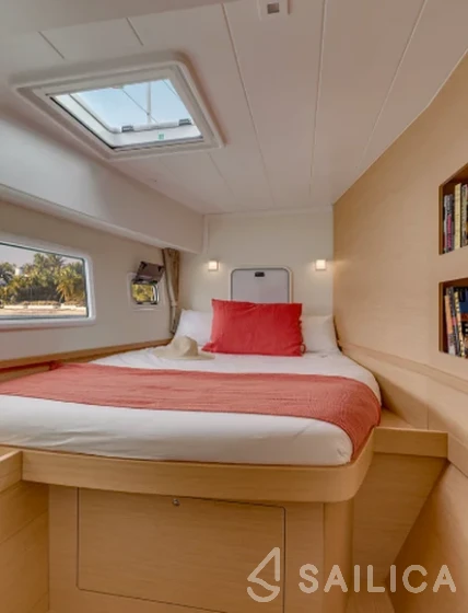 Lagoon 42 - Yacht Charter Sailica