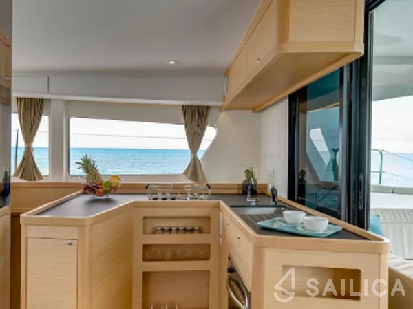 Lagoon 42 - Yacht Charter Sailica