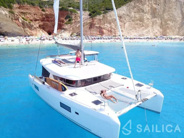 Lagoon 42 - Yacht Charter Sailica