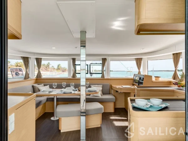 Lagoon 42 - Yacht Charter Sailica