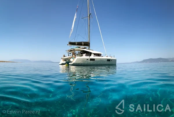 Lagoon 42 - Yacht Charter Sailica