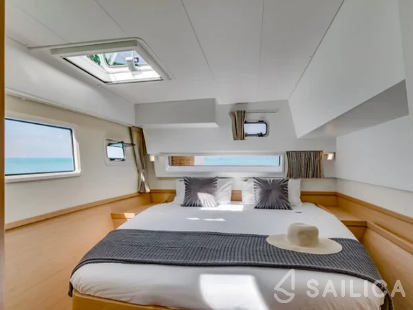 Lagoon 42 - Yacht Charter Sailica