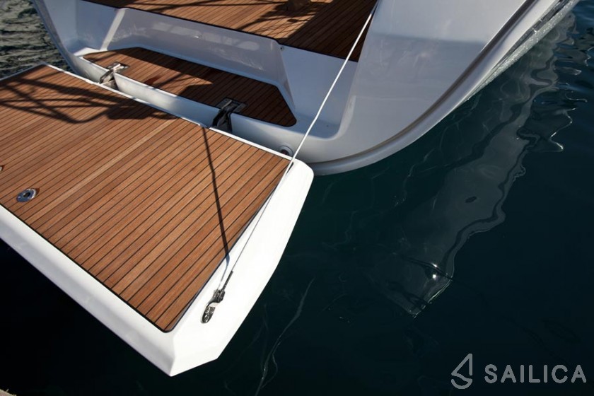 Bavaria 40 Cruiser - Yacht Charter Sailica