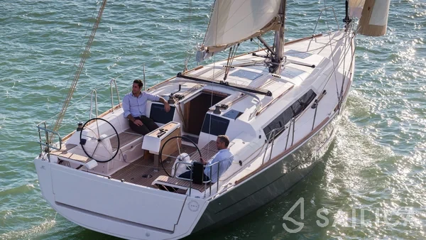 Dufour 382 GL - Yacht Charter Sailica