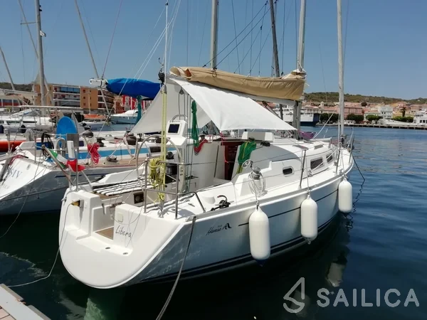 Hanse 315 - Yacht Charter Sailica
