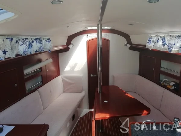 Hanse 315 - Yacht Charter Sailica