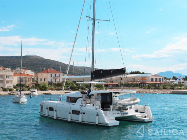 Lagoon 42 - Yacht Charter Sailica