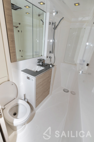 Leopard 50L - 5 cab. - Yacht Charter Sailica