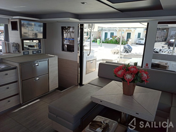 Leopard 50L - 5 cab. - Yacht Charter Sailica