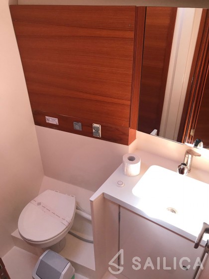 More 55 - Yacht Charter Sailica