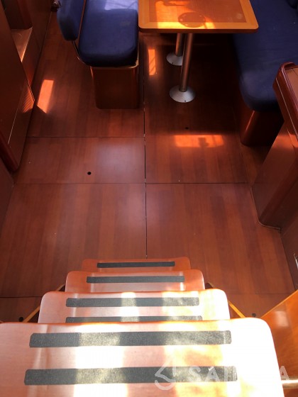 Oceanis 43 - Yacht Charter Sailica
