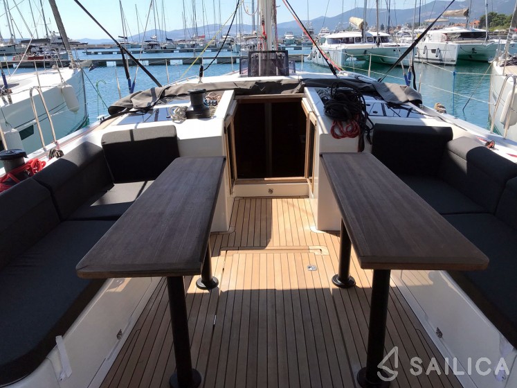 More 55 - Yacht Charter Sailica
