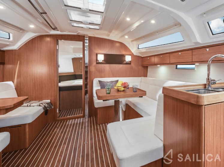 Bavaria 41 Cruiser - Yacht Charter Sailica