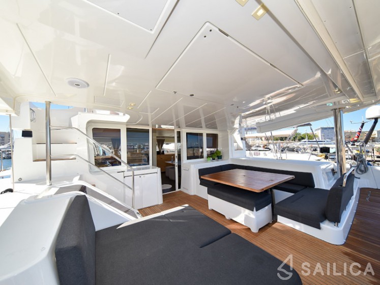 Lagoon 520 - Yacht Charter Sailica