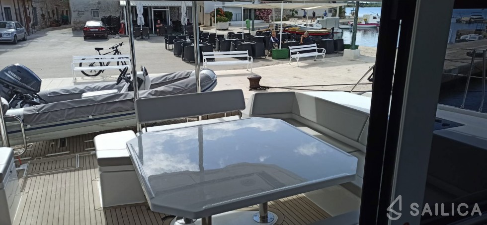 Leopard 50L - 5 cab. - Yacht Charter Sailica
