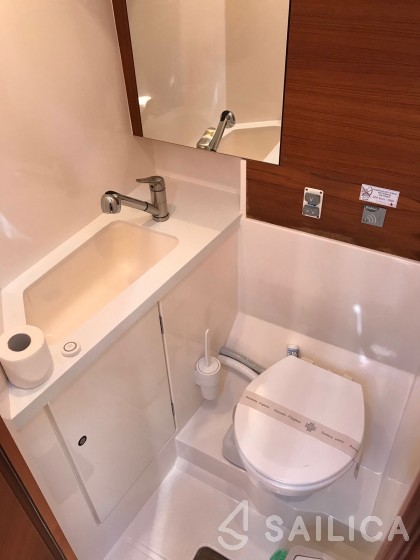 More 55 - Yacht Charter Sailica