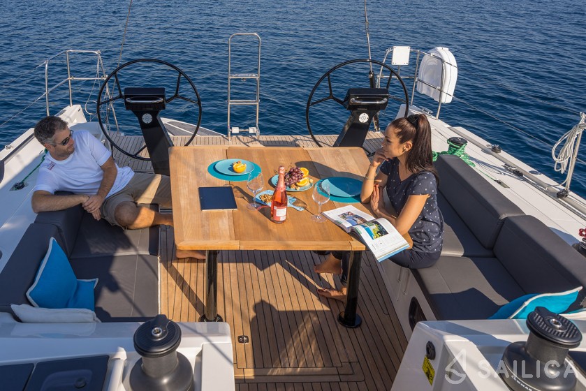 More 55 - Yacht Charter Sailica