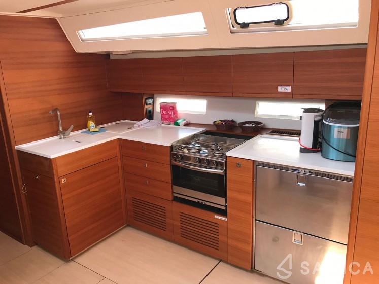 More 55 - Yacht Charter Sailica