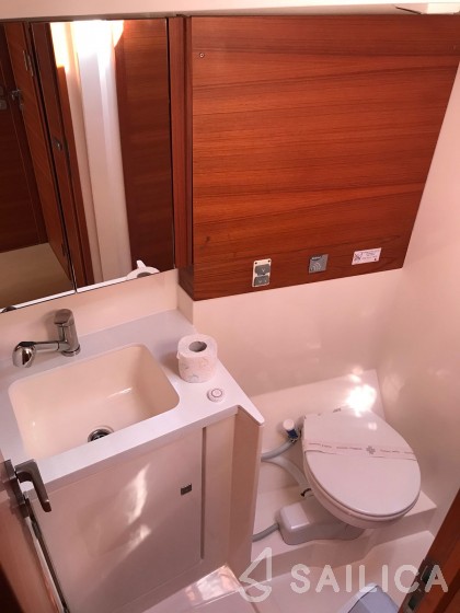 More 55 - Yacht Charter Sailica