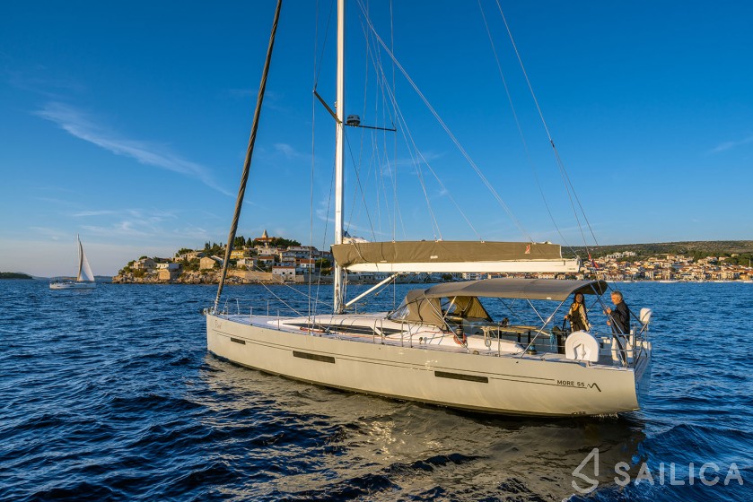 More 55 - Yacht Charter Sailica