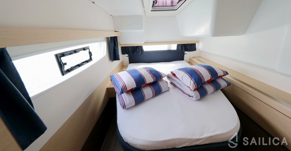 Lucia 40 - 3 cab. - Yacht Charter Sailica