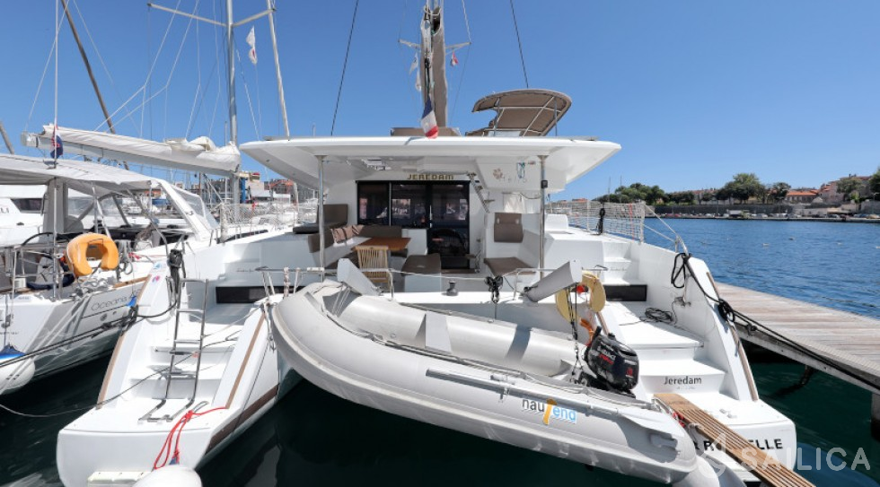 Helia 44 - Yacht Charter Sailica