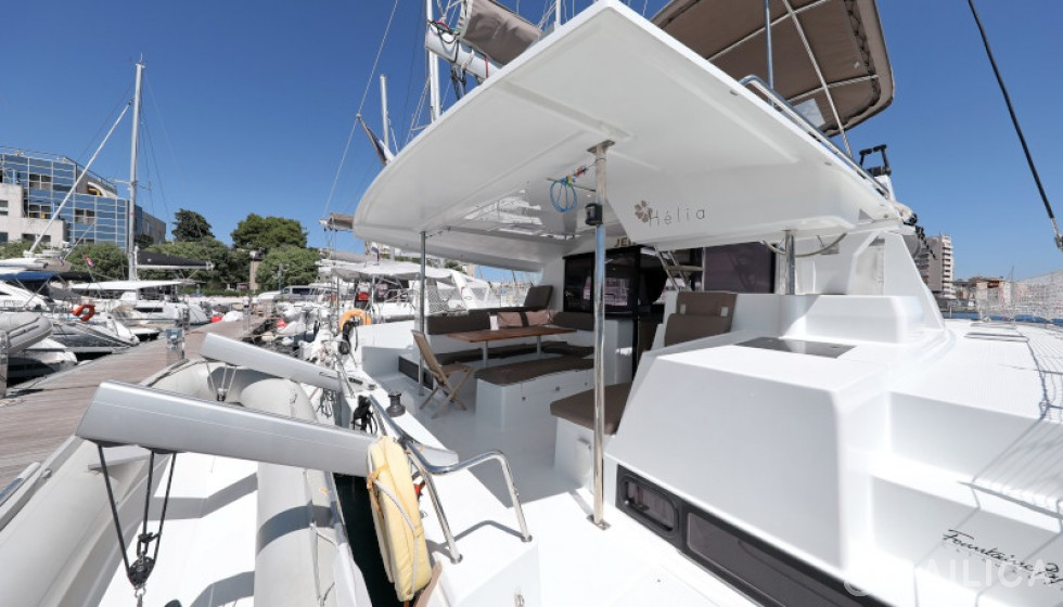 Helia 44 - Yacht Charter Sailica