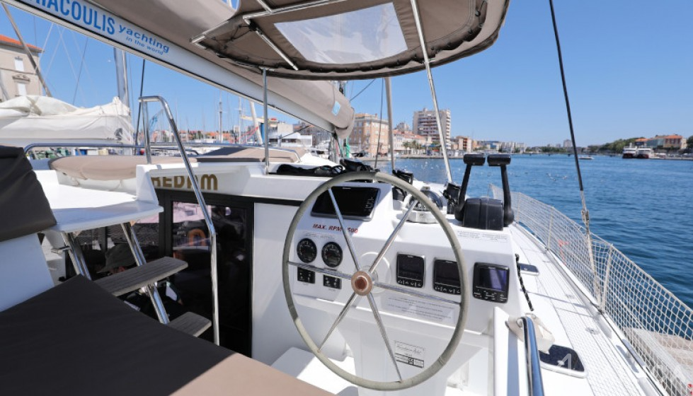 Helia 44 - Yacht Charter Sailica