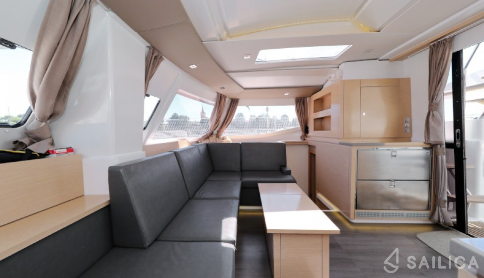 Helia 44 - Yacht Charter Sailica