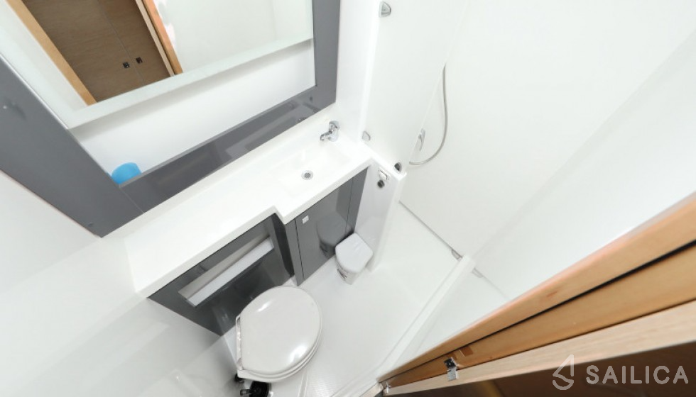 Helia 44 - Yacht Charter Sailica